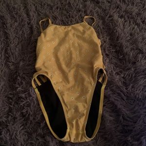 Yellow flower print Jolyn suit Size 28